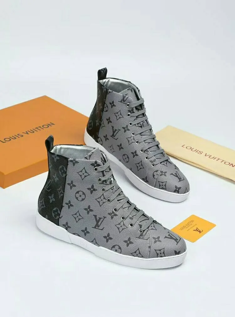 Factory price: 400💰【LV】Official website popular series 🇮🇹🇮🇹1:1 production, selected high-end imported imitation sheepskin lining sheepskin pads, matched with Louis Vuitton Monogram Ecli men's shoes 💰se canvas and pure white rubber soles, extremely simple design, perfect interpretation of the latest inspiration for shoes, classic and fashionable integration, 🔍🔍high quality, worthy of your possession. The bottom car thread will never be unglued. Sellers are welcome to sell as shown in the picture above. We can send one piece on behalf of you. Number of yards: 38-44 (45 yards can be customized)